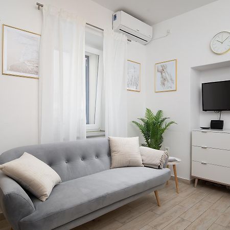 Elegant Apartment Next To Arena Пула Екстер'єр фото
